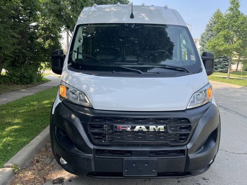Used 2025 RAM ProMaster 2500 w/ Convenience Group image 3