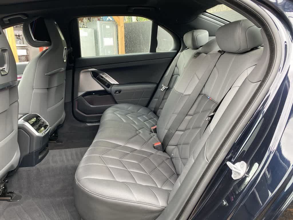 Used 2026 BMW 740i RWD image 16