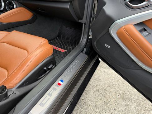 Used 2018 Chevrolet Camaro SS image 23