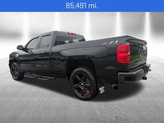 Used 2018 Chevrolet Silverado 1500 LT w/ Redline Edition AWD/4WD video 3