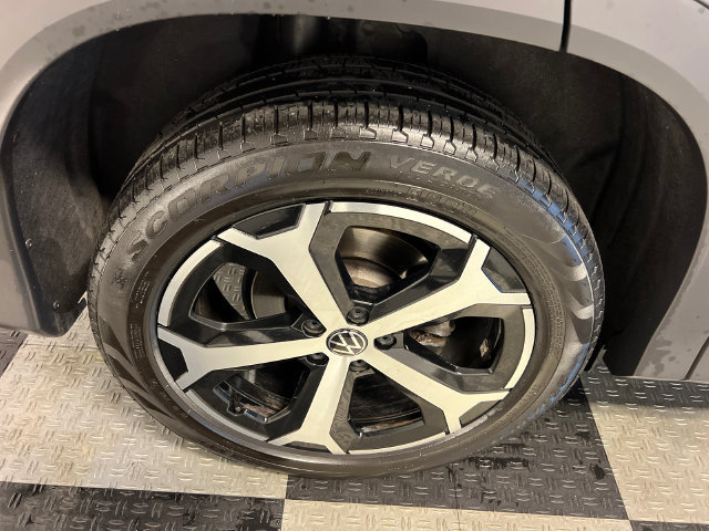 Certified 2025 Volkswagen Tiguan SE FWD image 15