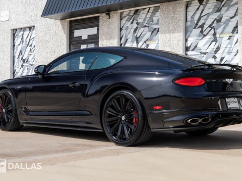 Used 2023 Bentley Continental GT Speed image 11