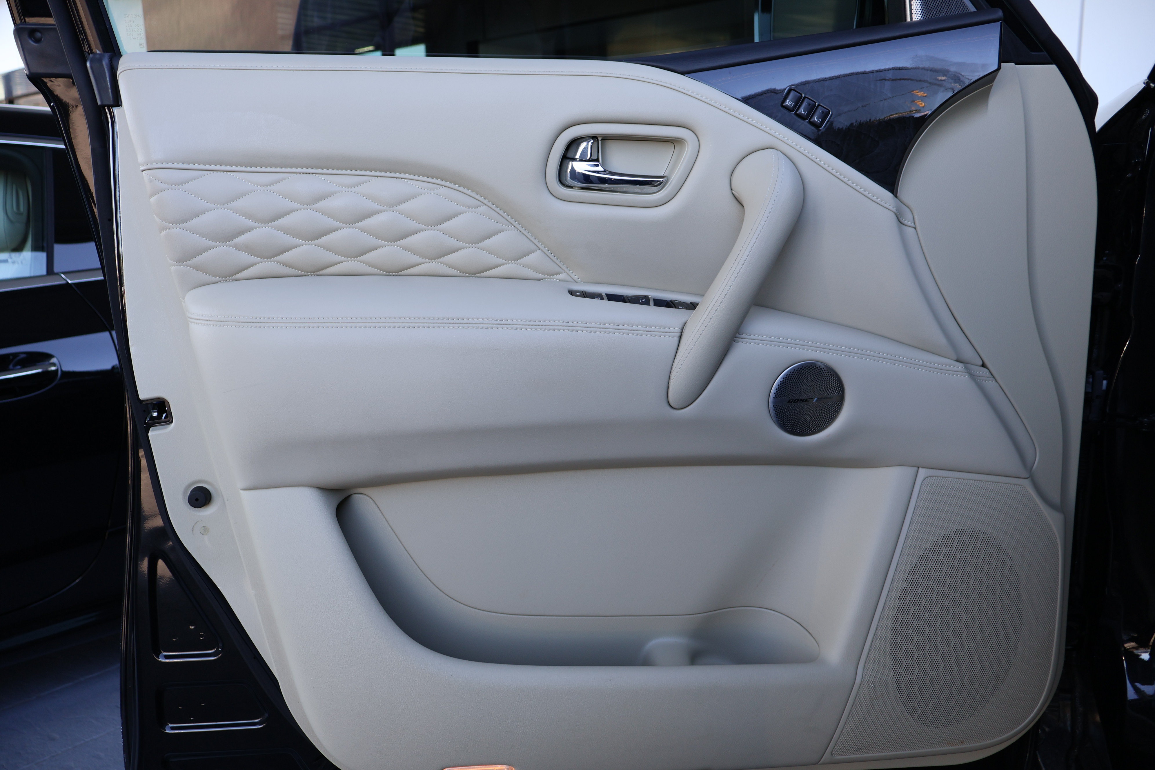 Used 2022 INFINITI QX80 Sensory w/ All-Season Package AWD/4WD image 13