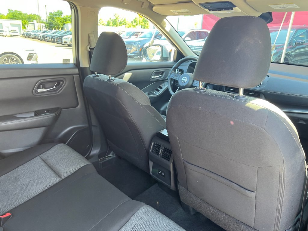 Used 2024 Nissan Rogue SV FWD image 43
