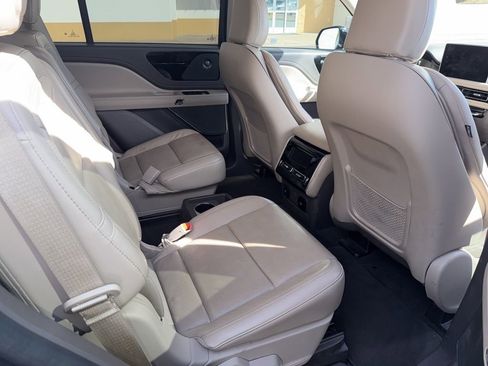 Used 2022 Lincoln Aviator Reserve w/ Elements Package Plus image 12