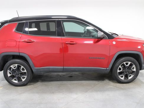 Used 2018 Jeep Compass Trailhawk w/ Leather Interior Group AWD/4WD image 11