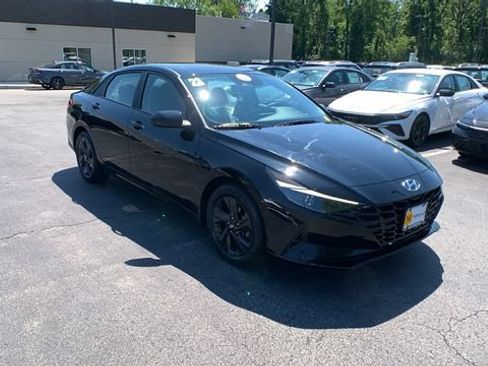 Used 2023 Hyundai Elantra SEL FWD image 8