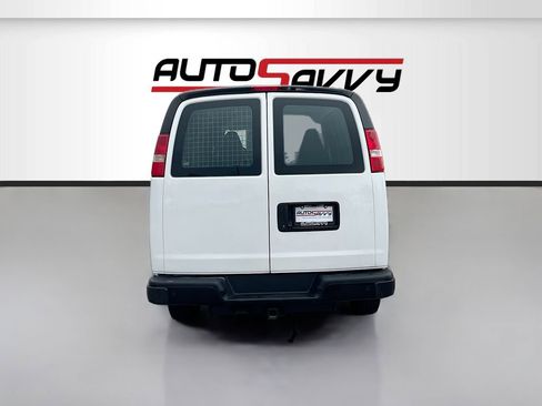 Used 2023 GMC Savana 3500 w/ Driver Convenience Package image 7