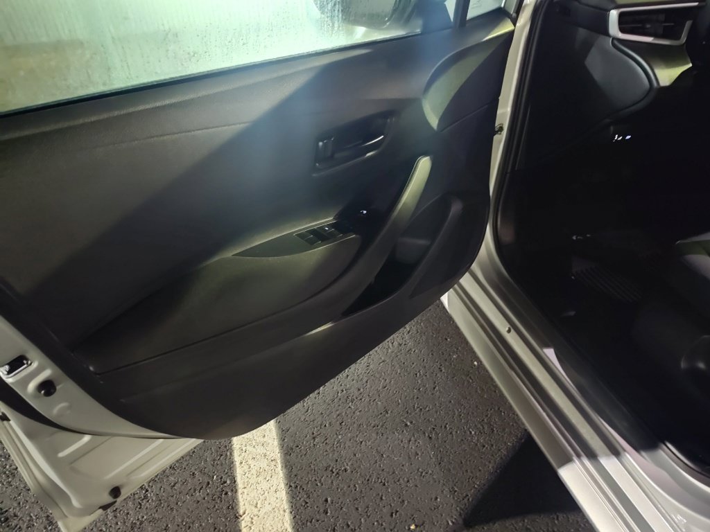 Used 2026 Toyota Corolla LE FWD image 5