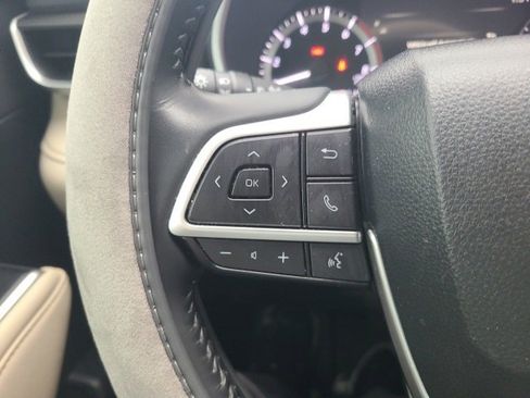 Used 2024 Toyota Highlander XLE image 20