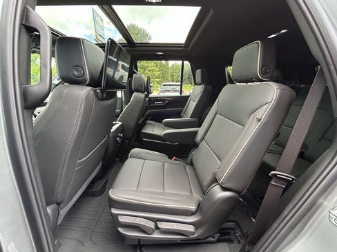New 2026 GMC Yukon Elevation w/ Elevation Premium Package AWD/4WD image 10