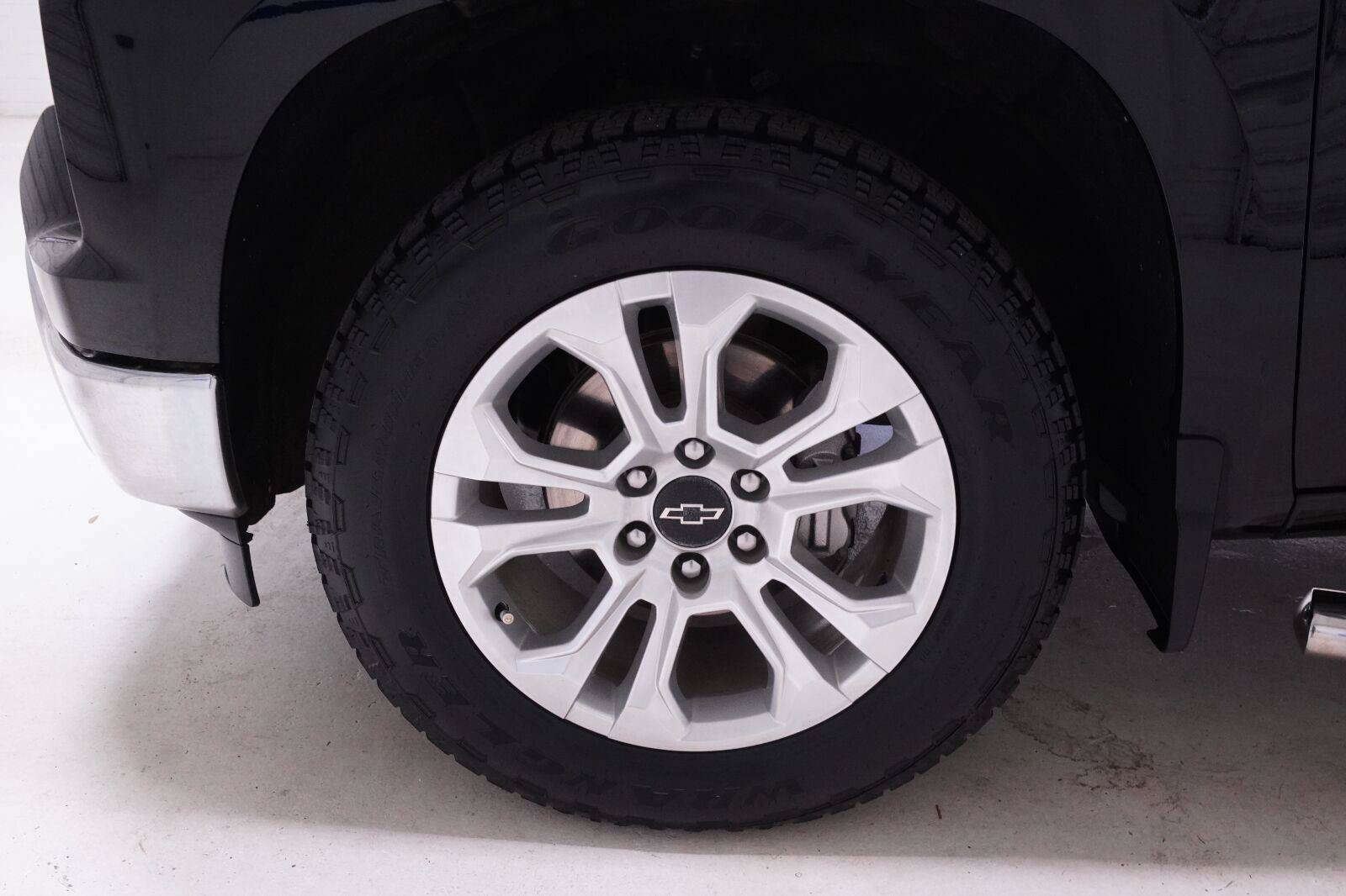 Used 2024 Chevrolet Silverado 1500 LTZ w/ Technology Package RWD image 37