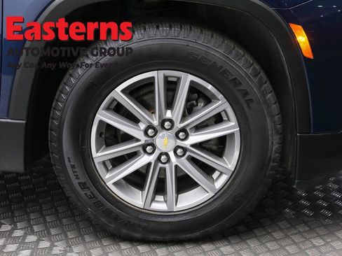 Used 2022 Chevrolet Traverse LT image 32