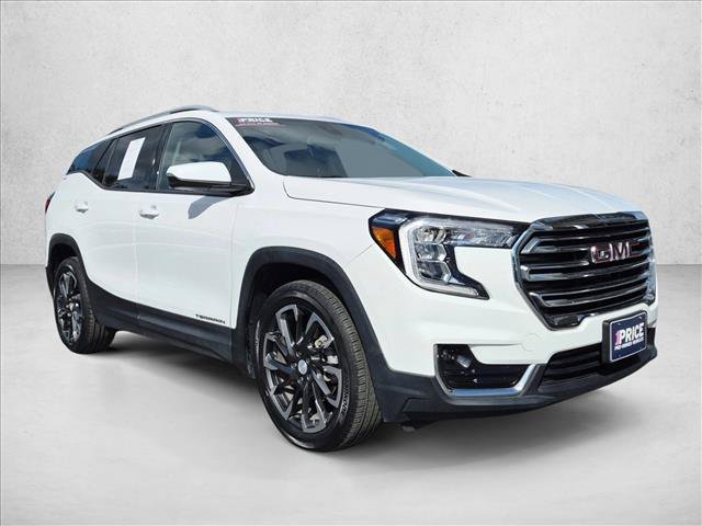 Used 2023 GMC Terrain SLT w/ LPO, Floor Liner Package FWD image 3