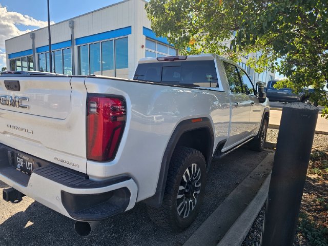 Used 2025 GMC Sierra 2500 Denali Ultimate AWD/4WD image 2