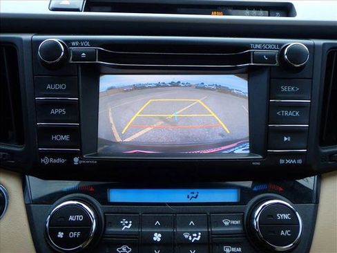 Used 2018 Toyota RAV4 XLE image 18