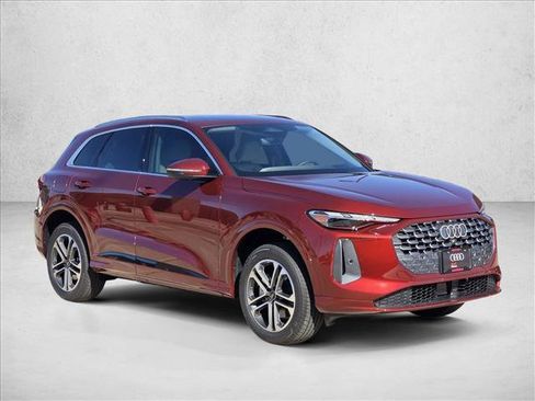 New 2025 Audi Q5 Premium w/ 19" Wheel Package image 3