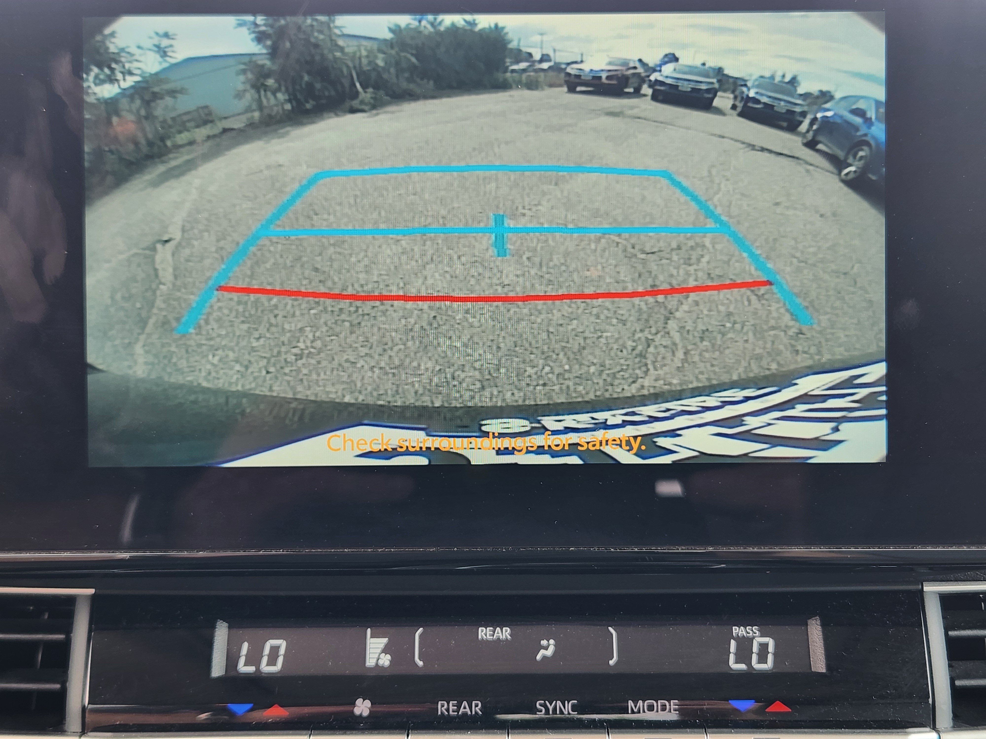 Used 2025 Toyota Sienna XLE FWD image 13