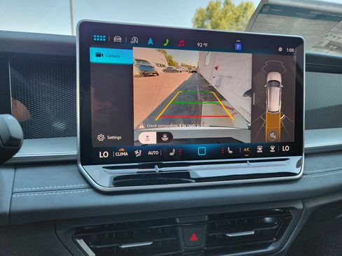 New 2025 Volkswagen Tiguan SE R-Line image 33