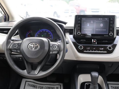 Used 2022 Toyota Corolla LE image 23