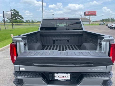 Used 2024 GMC Sierra 1500 Denali w/ Technology Package AWD/4WD image 14