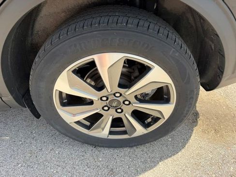 Used 2024 Ford Escape Platinum AWD/4WD image 11