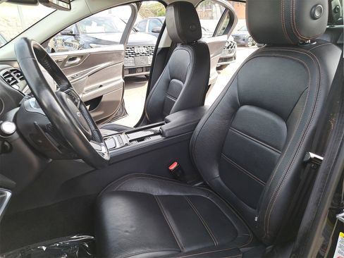 Used 2018 Jaguar XE Prestige image 14