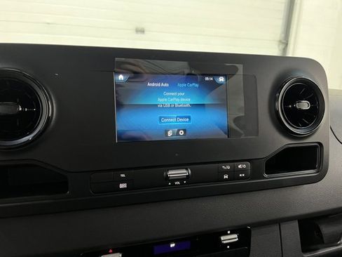 Used 2023 Mercedes-Benz Sprinter 3500 image 42
