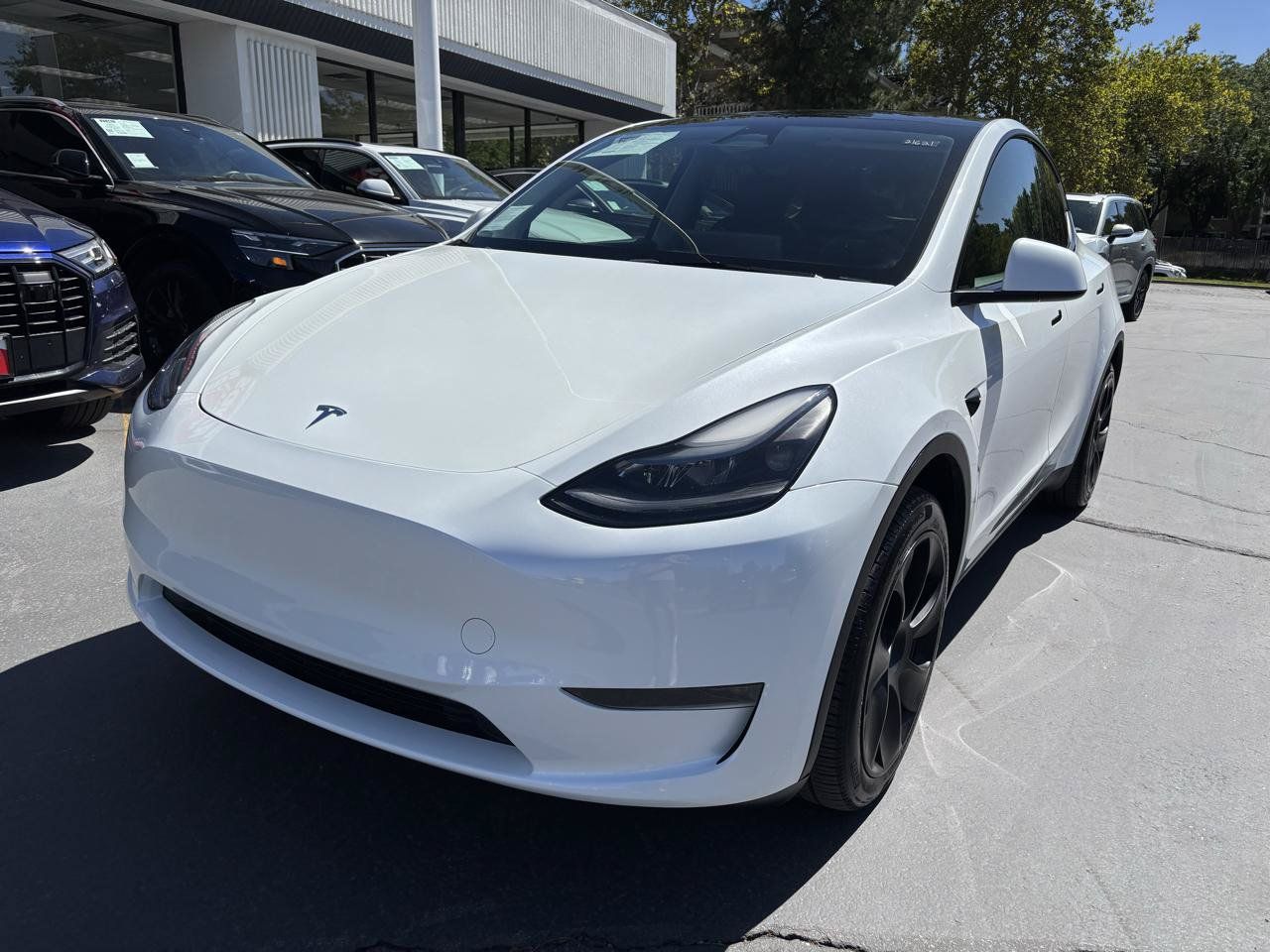 Used 2024 Tesla Model Y Long Range AWD/4WD image 15