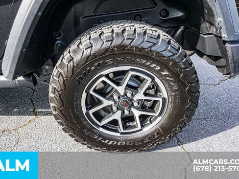 Used 2025 Jeep Wrangler Unlimited Rubicon AWD/4WD image 17