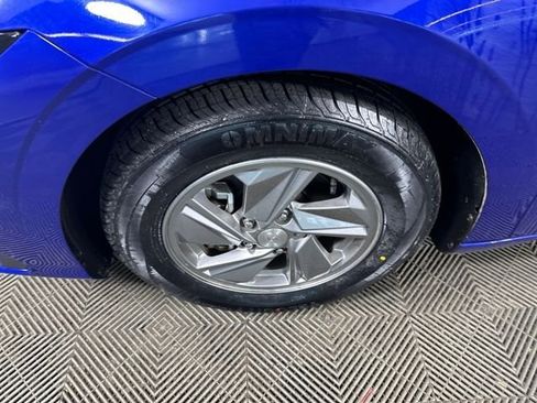 Used 2024 Hyundai Elantra SE FWD image 10