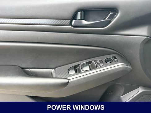 Used 2023 Nissan Altima 2.5 S FWD image 13