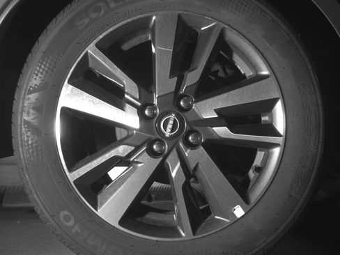 Used 2025 Nissan Versa SV image 15