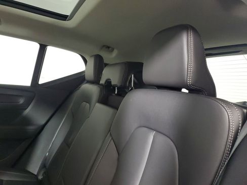 Used 2026 Volvo XC40 B4 Plus w/ Climate Package image 15