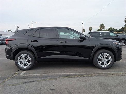 New 2026 Chevrolet Trax LS image 7