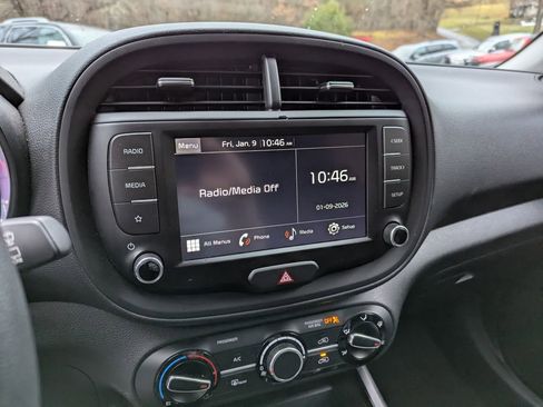 Used 2024 Kia Soul LX w/ Option Group 015 FWD image 11