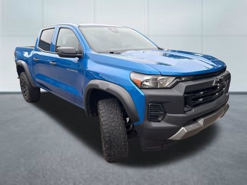 Used 2024 Chevrolet Colorado Trail Boss w/ Advanced Trailering Package AWD/4WD image 5