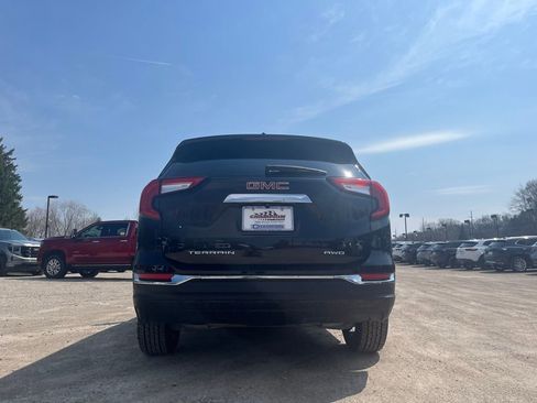 Used 2024 GMC Terrain SLT image 7