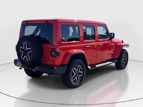 Used 2024 Jeep Wrangler Unlimited Sahara AWD/4WD image 5