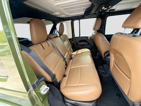 Used 2022 Jeep Wrangler Unlimited Sahara AWD/4WD image 32