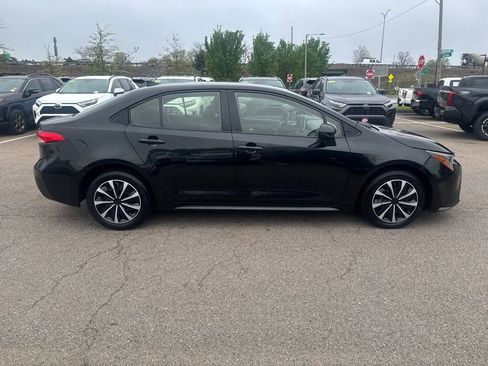 Used 2020 Toyota Corolla LE FWD image 8