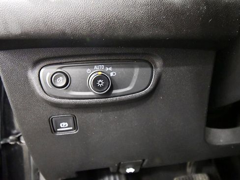 Used 2019 GMC Terrain SLE w/ Driver Convenience Package image 19