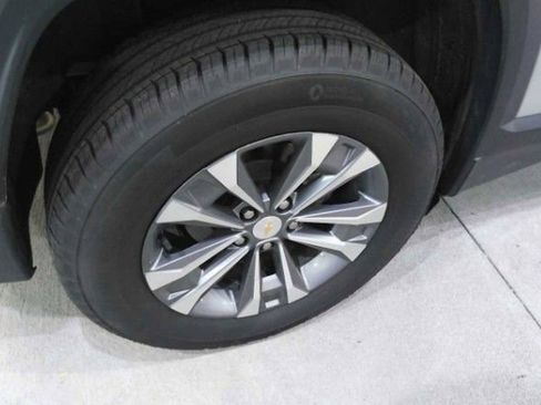 Used 2026 Chevrolet Equinox LT AWD/4WD image 9