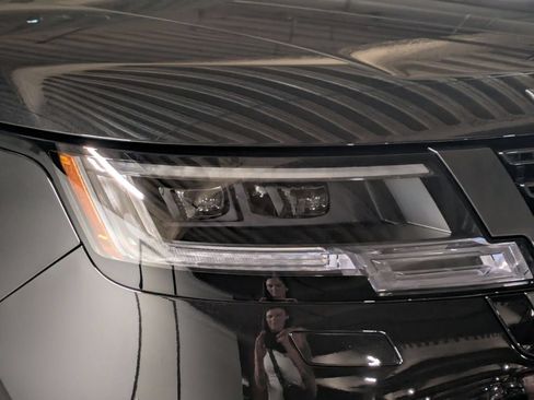 New 2026 Land Rover Range Rover SE AWD/4WD image 8