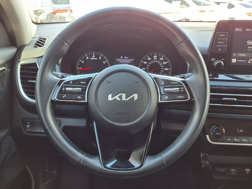 Used 2023 Kia Seltos S FWD image 32