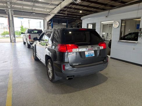 Used 2017 GMC Terrain SLE FWD image 4