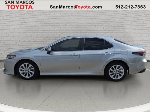 Used 2021 Toyota Camry LE FWD image 9