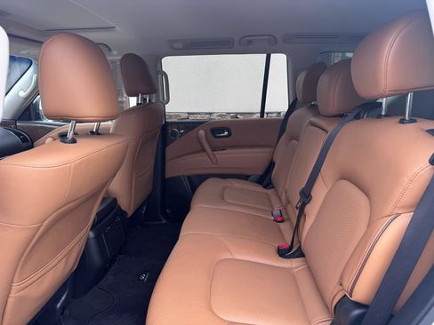 Used 2017 INFINITI QX80 Signature Edition RWD image 13