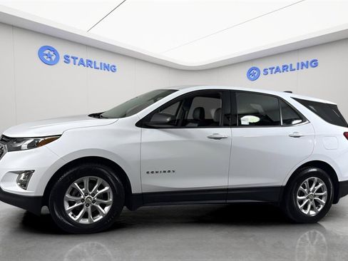 Used 2018 Chevrolet Equinox LS image 2