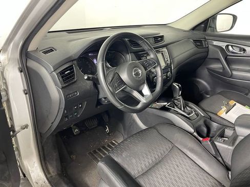 Used 2018 Nissan Rogue SV AWD/4WD image 3